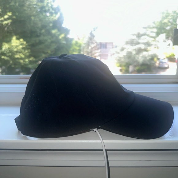 *****SOLD***** NWOT Black Lululemon Running Free Baseball Cap - Picture 5 of 7